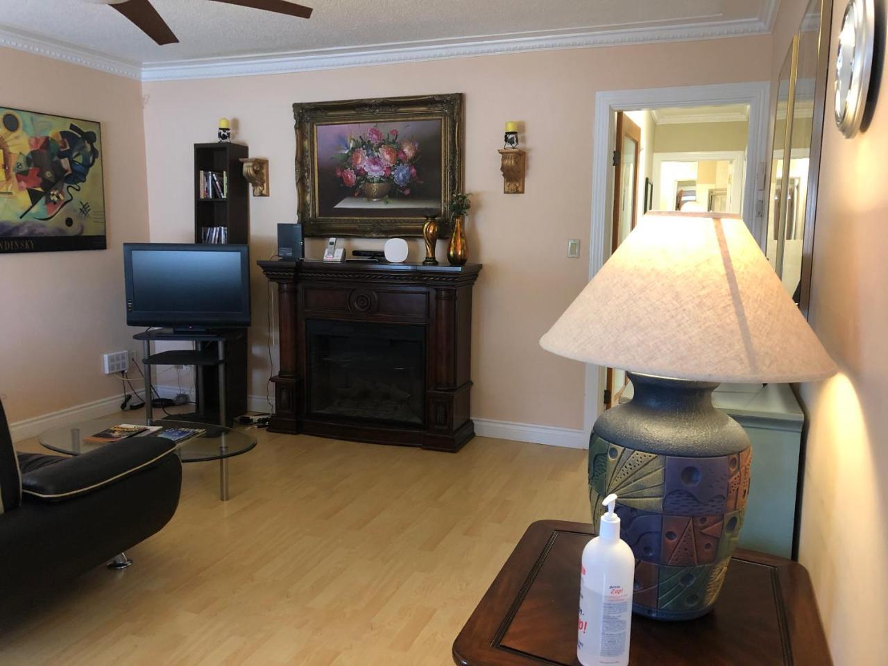 Cozy Bedrooms Guest House Vancouver Exteriör bild