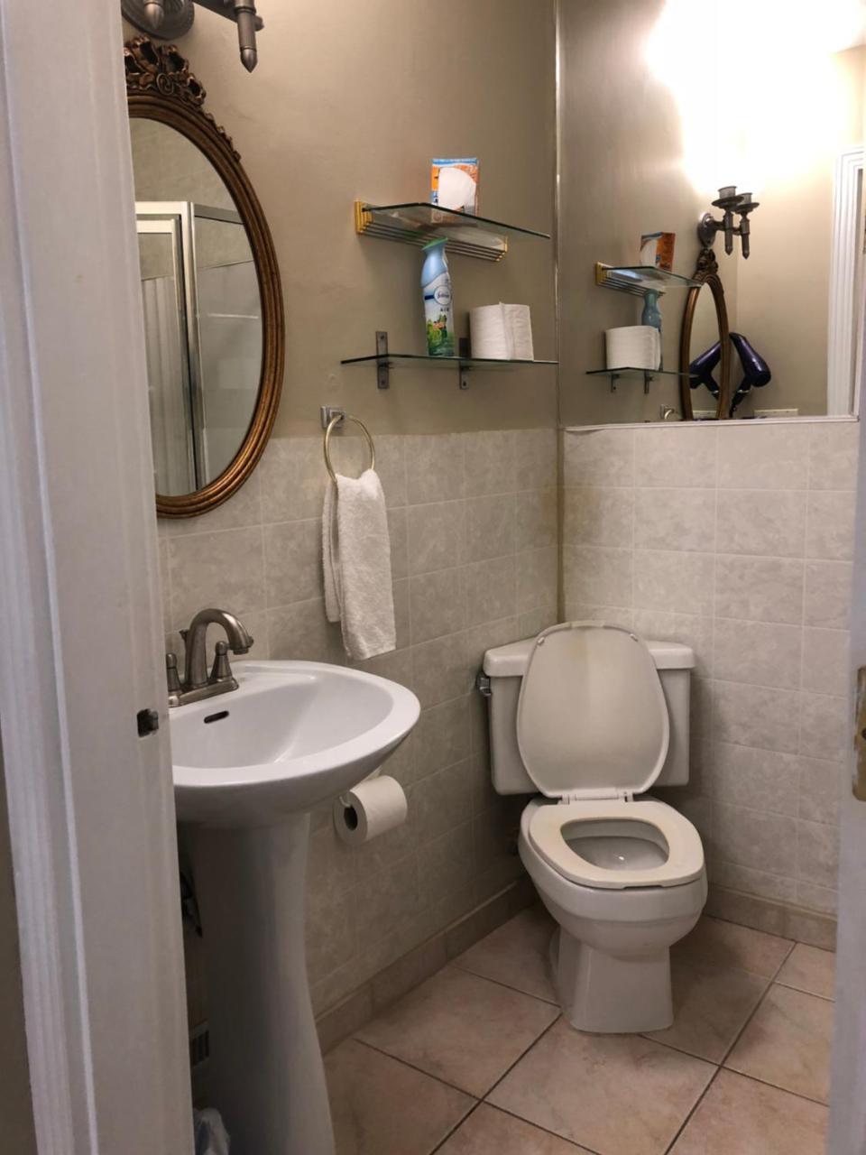Cozy Bedrooms Guest House Vancouver Exteriör bild